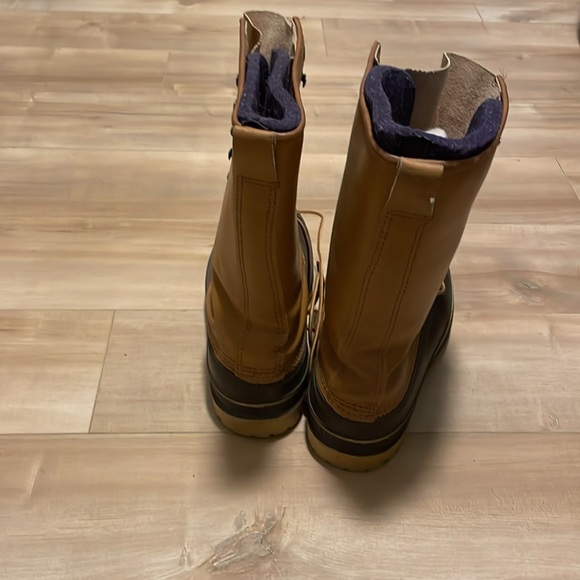 Sorel Boots - Picture 3 of 6